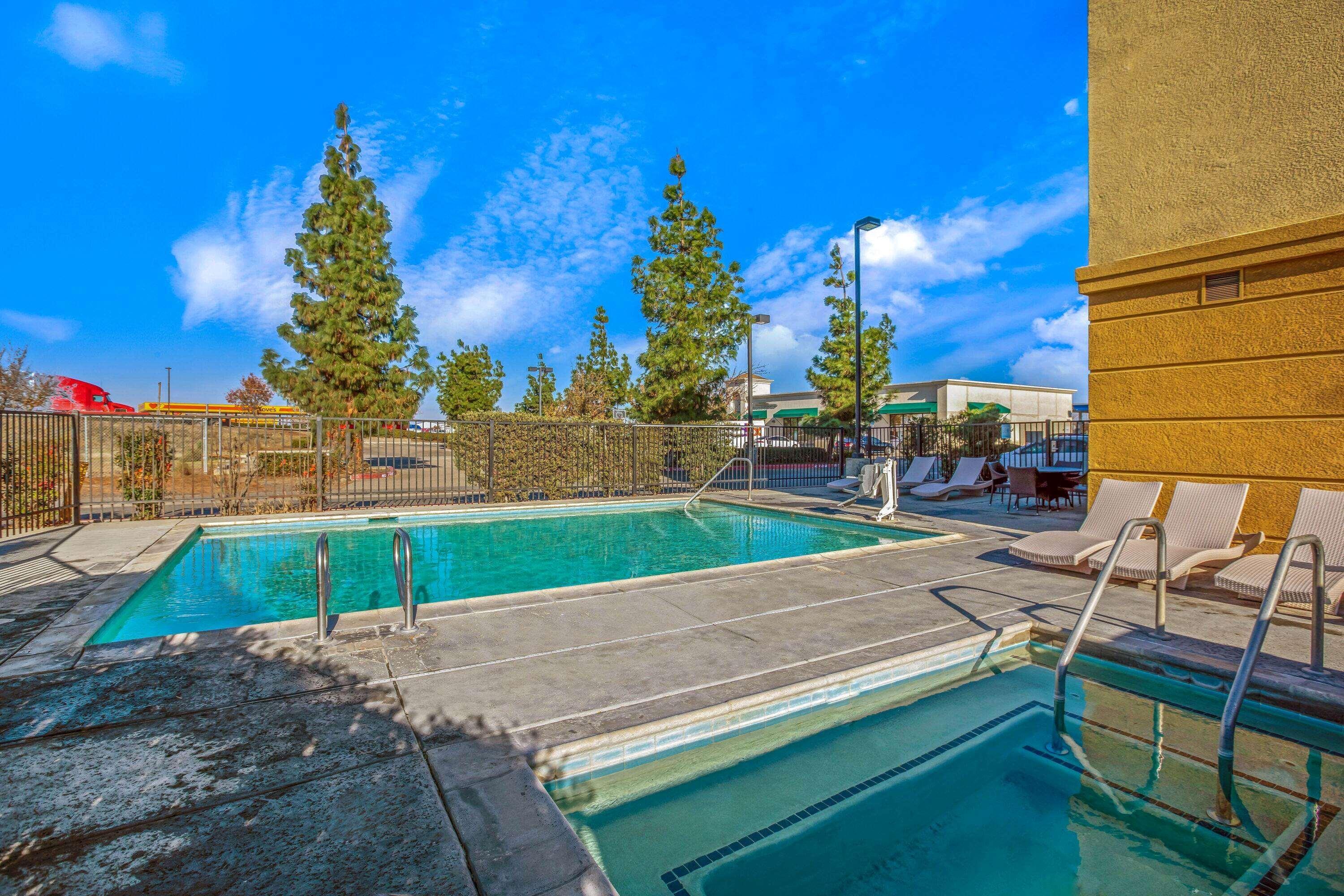 La Quinta By Wyndham Manteca - Ripon Hotel Exterior foto
